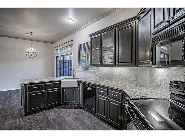 Photo 7 — 2920 Longmeadow, Edmond, OK 73003