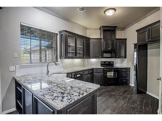 Photo 8 — 2920 Longmeadow, Edmond, OK 73003