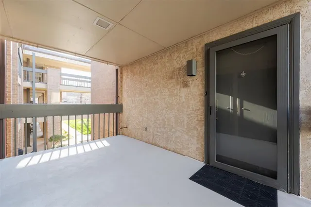 Photo 5 — 600 NW 4th Street 211N, Oklahoma City, OK 73102