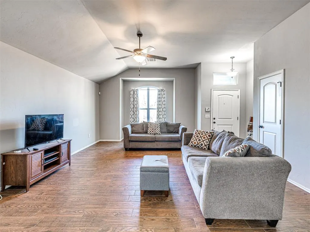 Photo 7 — 12320 Edison Drive, Oklahoma City, OK 73120