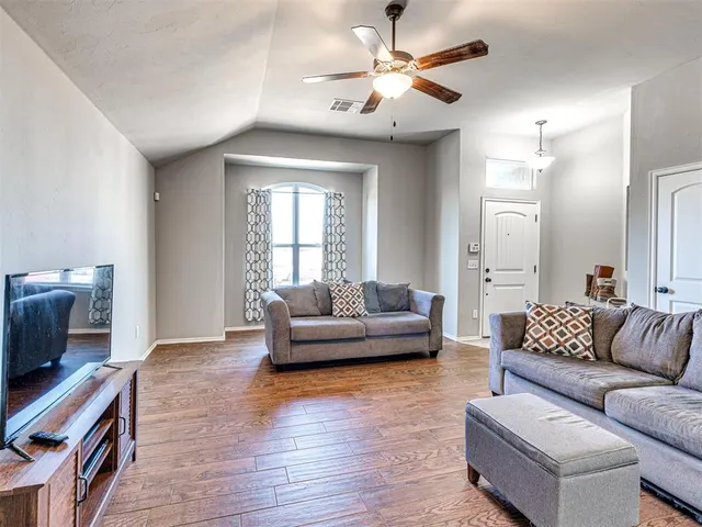 Photo 8 — 12320 Edison Drive, Oklahoma City, OK 73120
