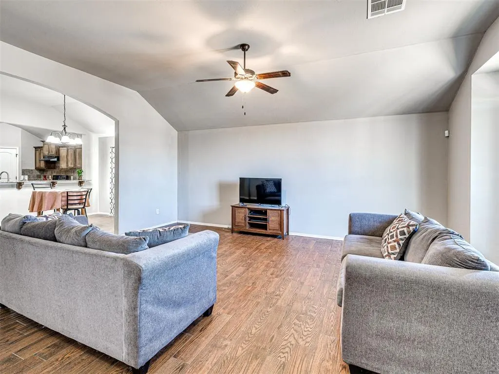 Photo 9 — 12320 Edison Drive, Oklahoma City, OK 73120
