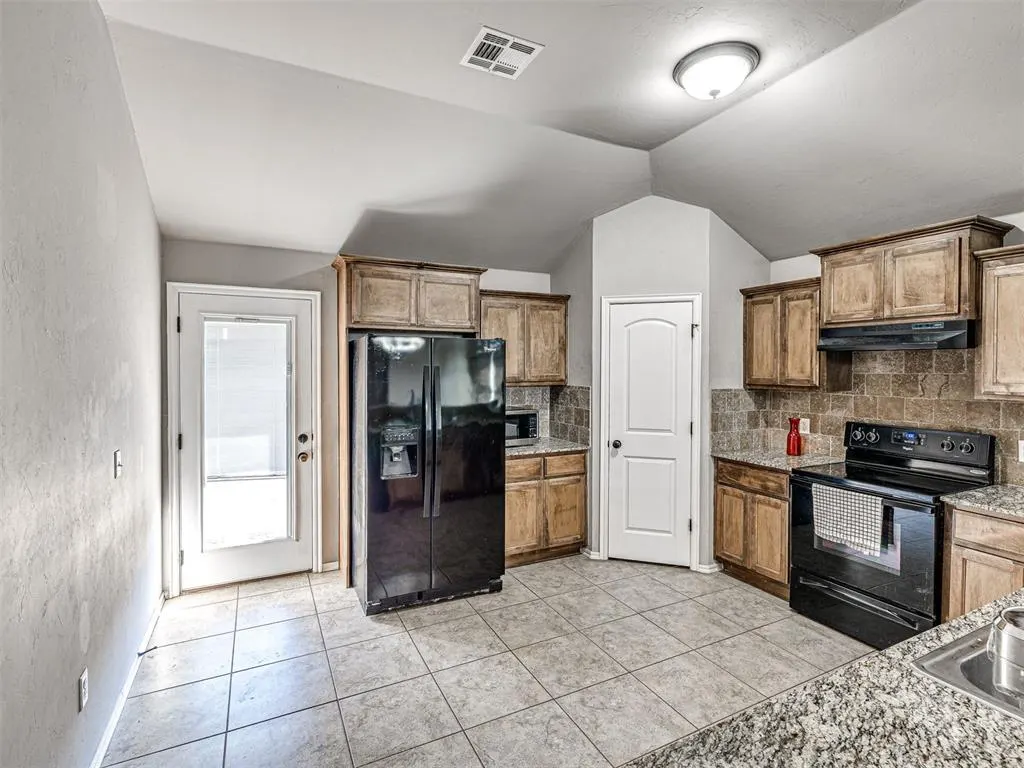 Photo 16 — 12320 Edison Drive, Oklahoma City, OK 73120