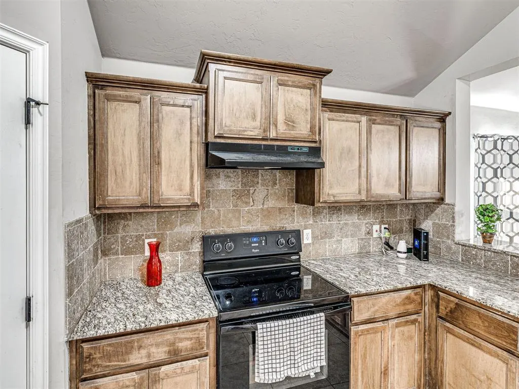 Photo 18 — 12320 Edison Drive, Oklahoma City, OK 73120
