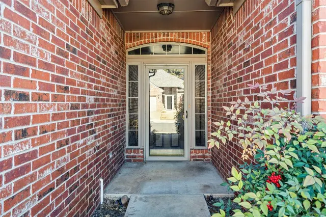 Photo 2 — 2220 NW 44th Court, Oklahoma City, OK 73112