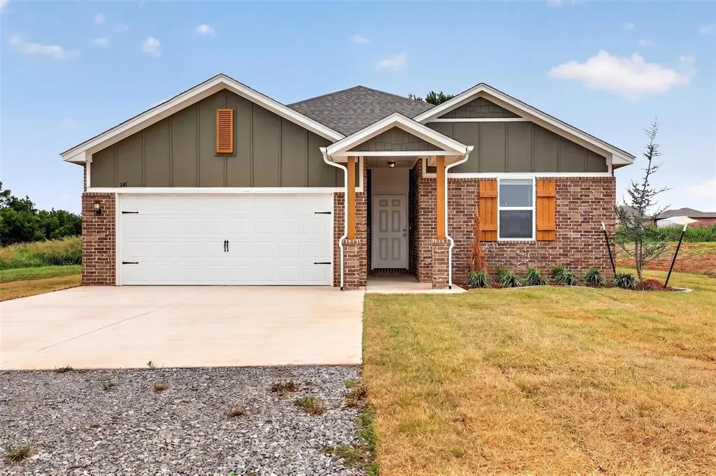 Front exterior — 745 Cumberland Drive, Guthrie, OK 73044