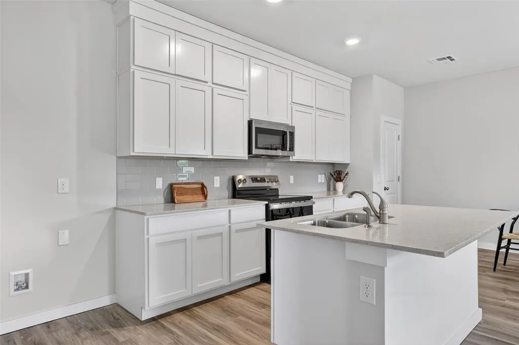 Photo 5 — 745 Cumberland Drive, Guthrie, OK 73044