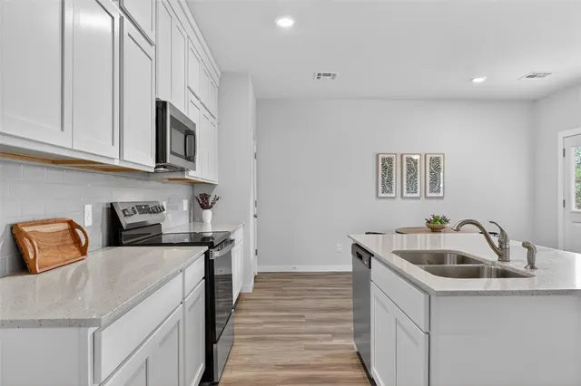 Photo 6 — 745 Cumberland Drive, Guthrie, OK 73044