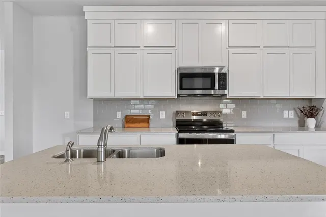 Photo 7 — 745 Cumberland Drive, Guthrie, OK 73044