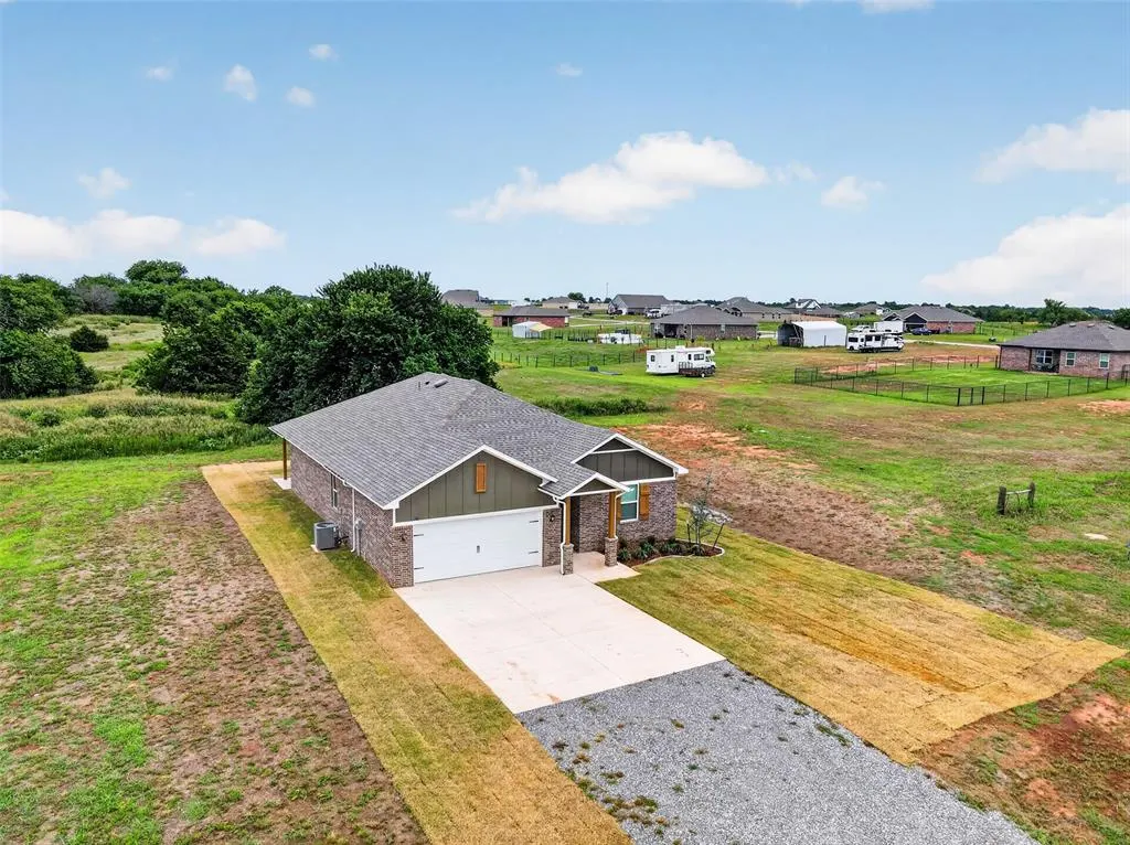 Photo 40 — 745 Cumberland Drive, Guthrie, OK 73044