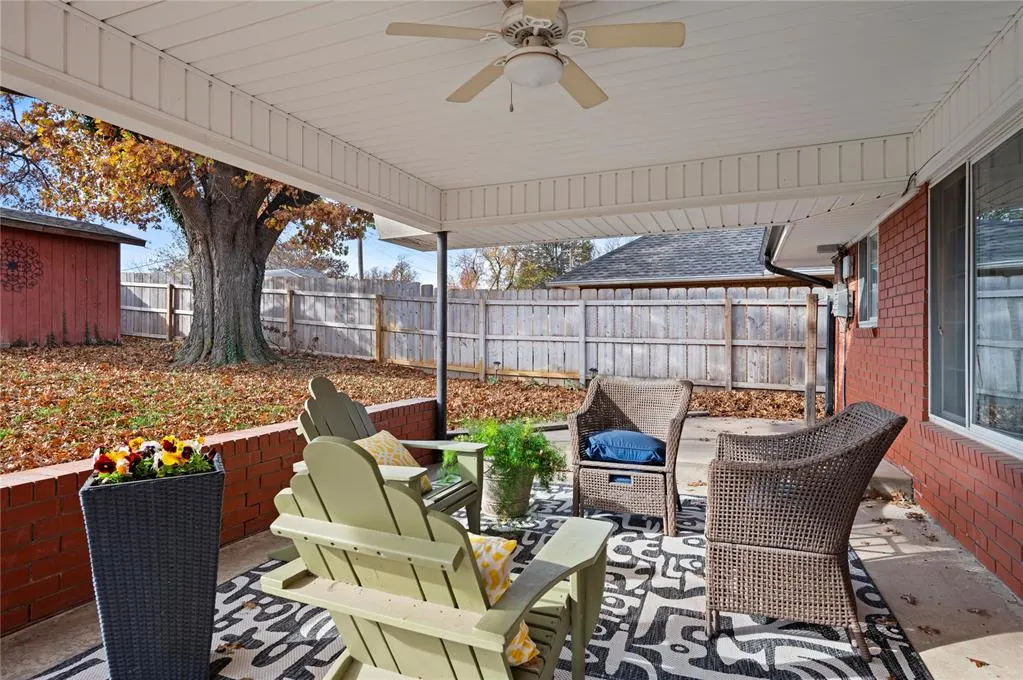 Photo 5 — 1925 Live Oak Street, Enid, OK 73703