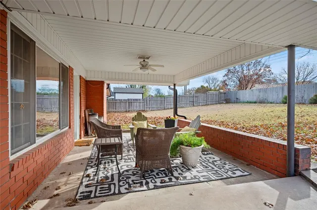 Photo 6 — 1925 Live Oak Street, Enid, OK 73703