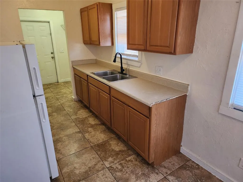 Photo 2 — 616 NW 36th Street, Oklahoma City, OK 73118