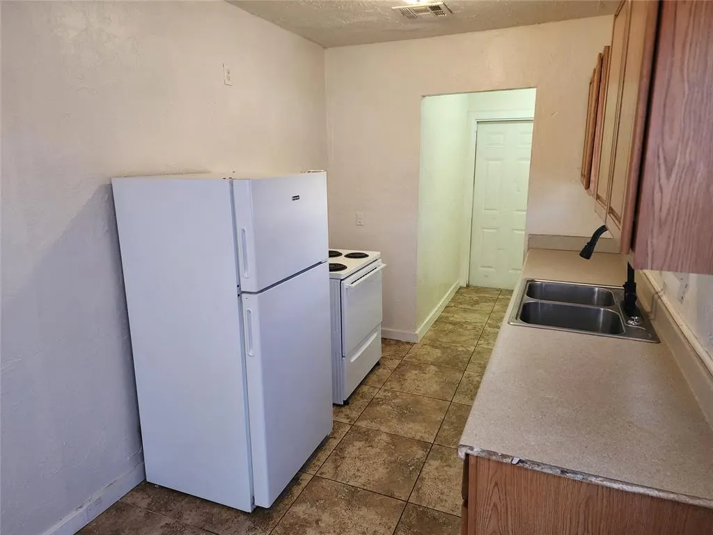 Photo 3 — 616 NW 36th Street, Oklahoma City, OK 73118