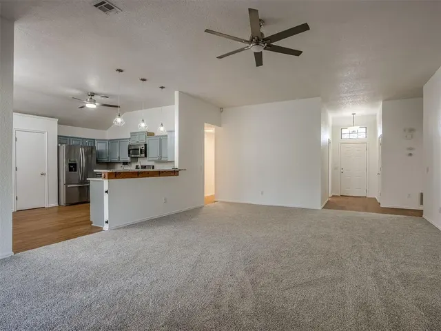 Photo 5 — 11517 Sherwood Court, Midwest City, OK 73130