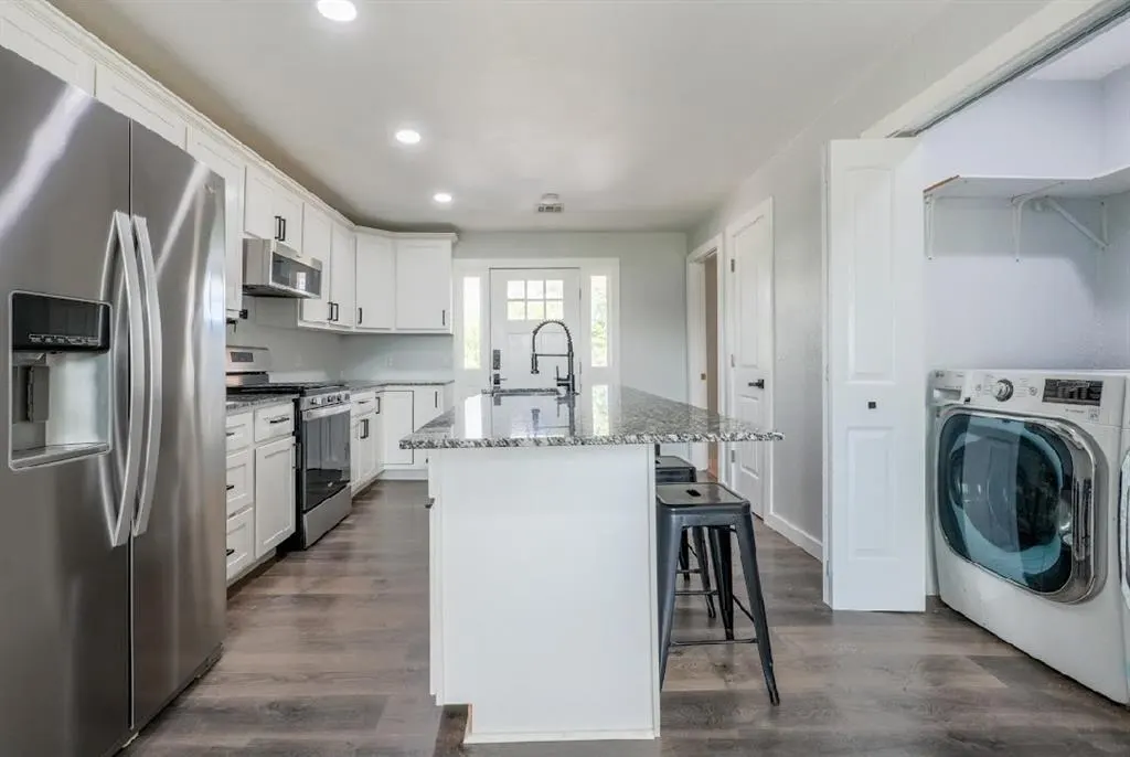 Photo 5 — 1304 W Walnut Street, Tecumseh, OK 74873