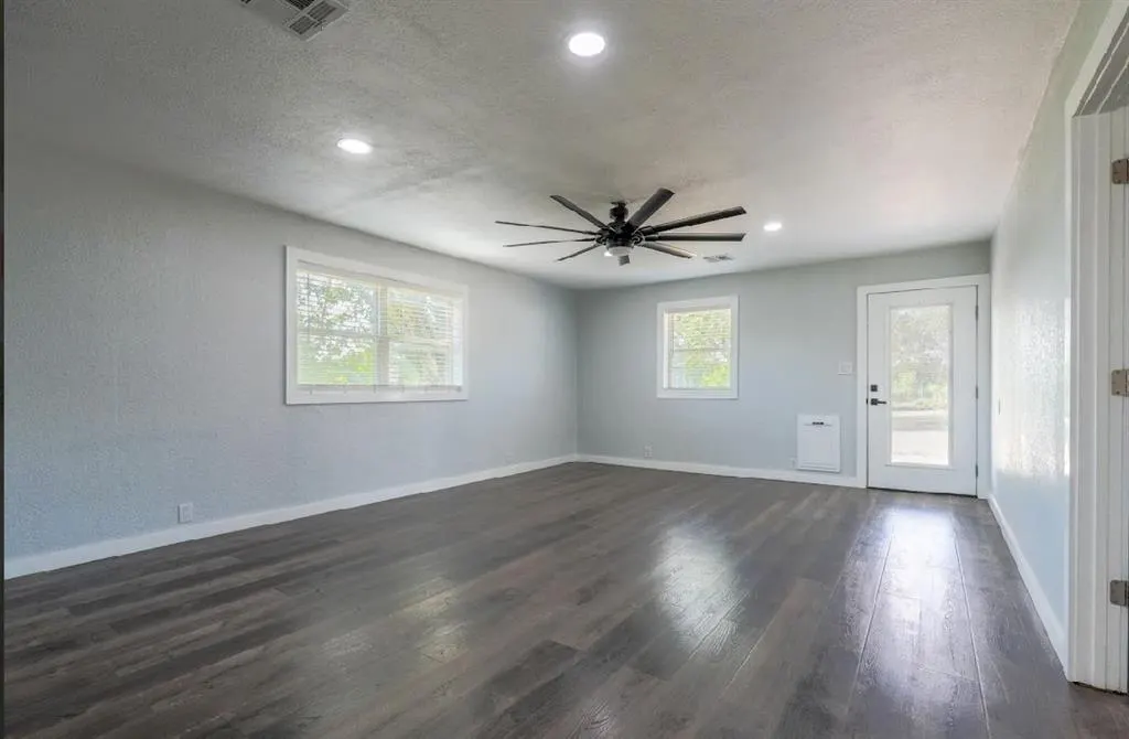 Photo 13 — 1304 W Walnut Street, Tecumseh, OK 74873