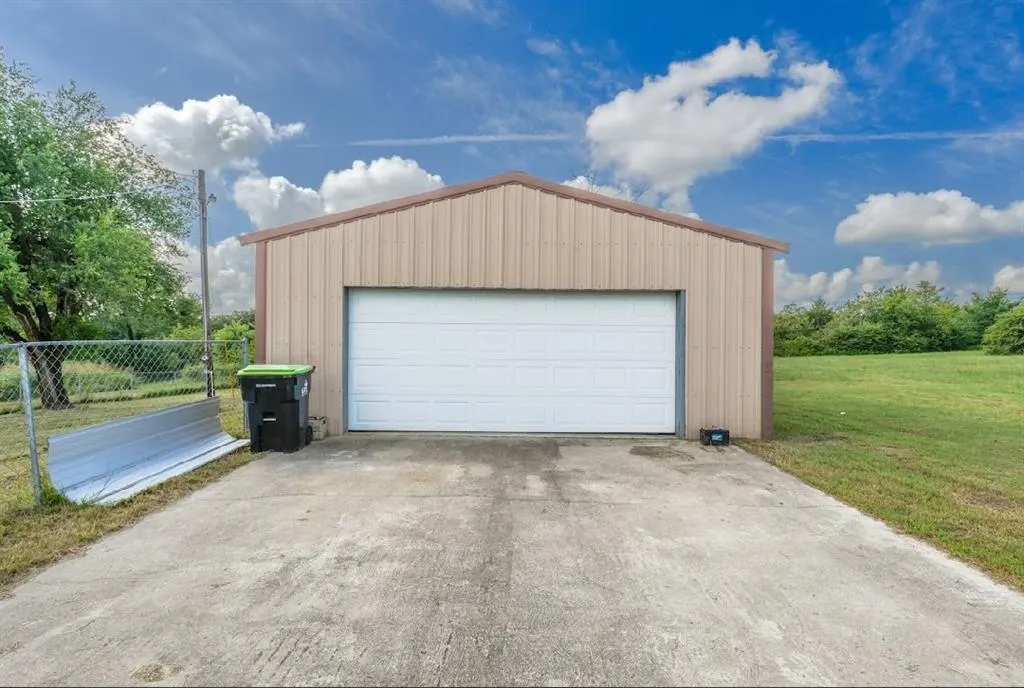 Photo 36 — 1304 W Walnut Street, Tecumseh, OK 74873