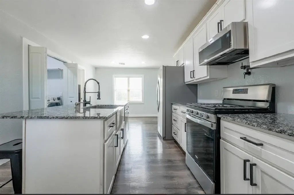 Photo 4 — 1304 W Walnut Street, Tecumseh, OK 74873