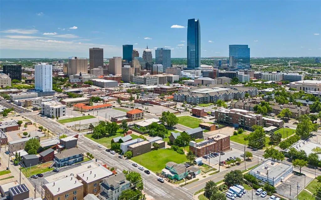 Photo 6 — 622 NW 6th Street, Oklahoma City, OK 73102