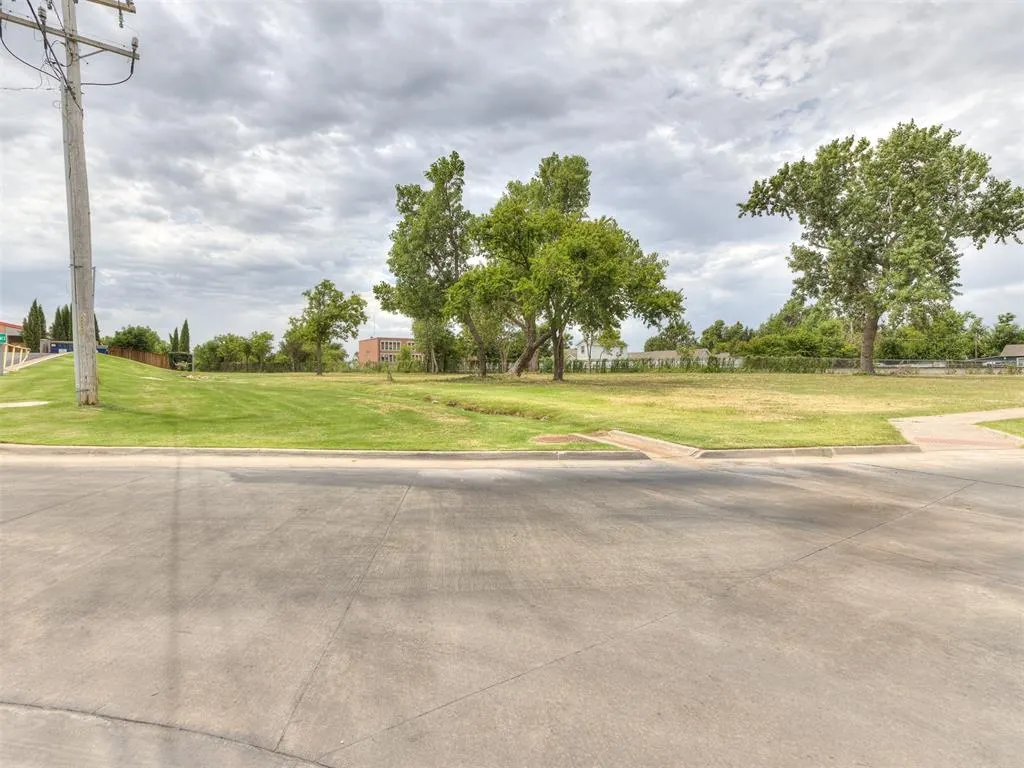 Photo 2 — 430 SE Grand Boulevard, Oklahoma City, OK 73129