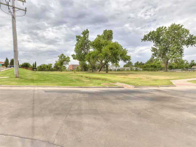 Photo 2 — 430 SE Grand Boulevard, Oklahoma City, OK 73129