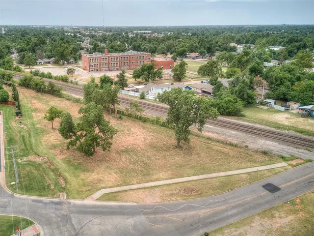 Photo 4 — 430 SE Grand Boulevard, Oklahoma City, OK 73129
