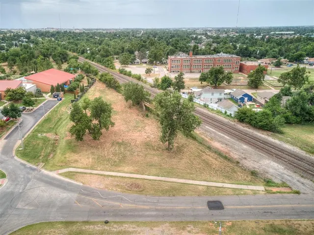 Photo 5 — 430 SE Grand Boulevard, Oklahoma City, OK 73129