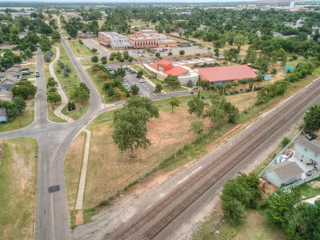 Photo 7 — 430 SE Grand Boulevard, Oklahoma City, OK 73129