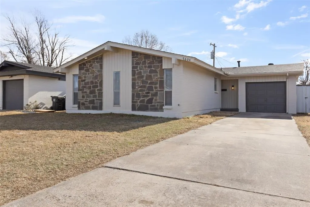 Photo 2 — 7604 NW 28th Street, Bethany, OK 73008