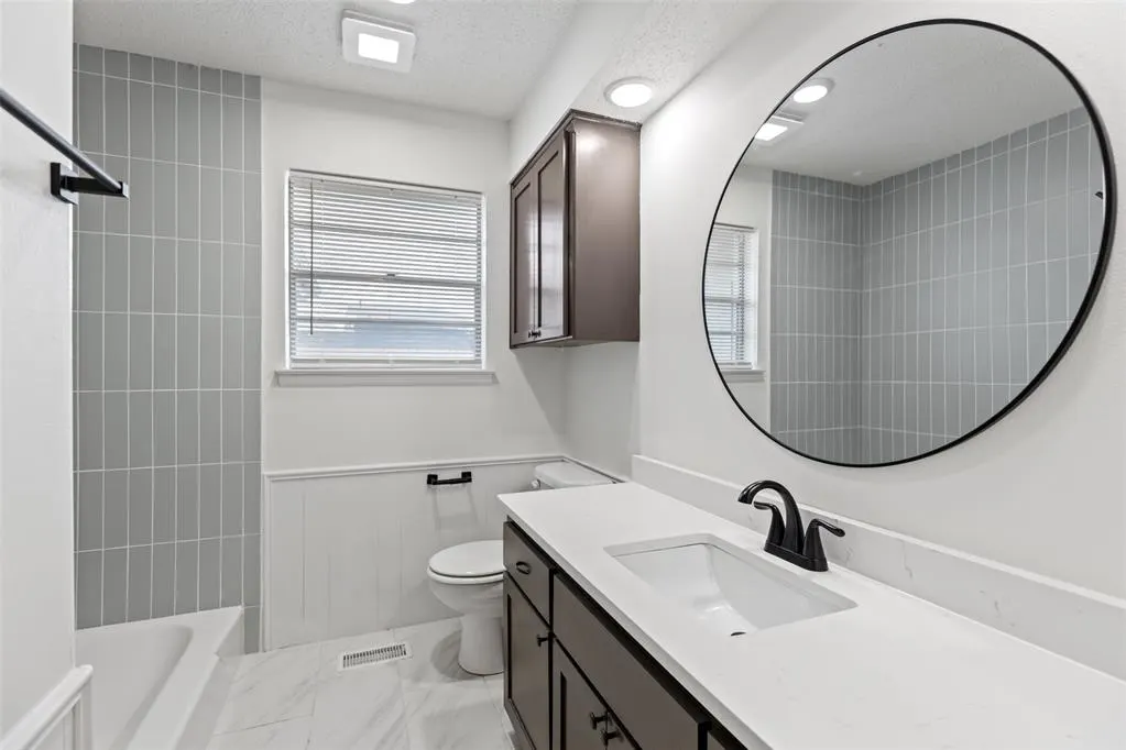 Photo 13 — 7604 NW 28th Street, Bethany, OK 73008