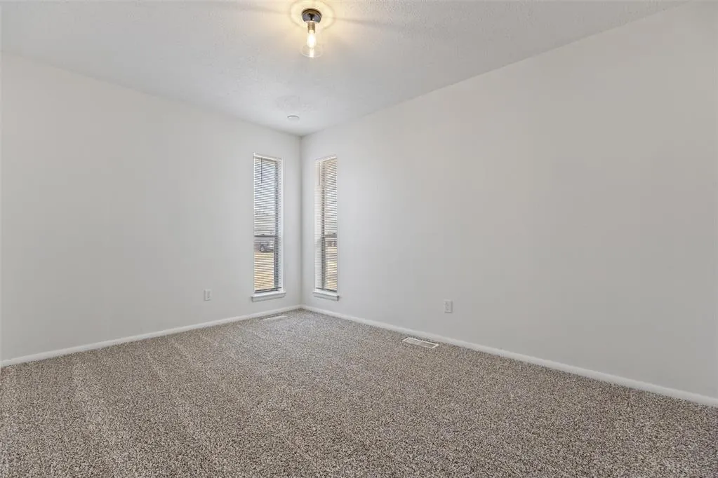 Photo 17 — 7604 NW 28th Street, Bethany, OK 73008