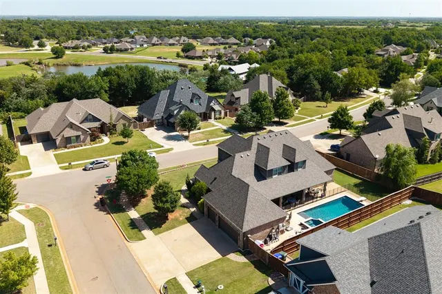 Photo 5 — 2017 Providence Drive, Norman, OK 73071
