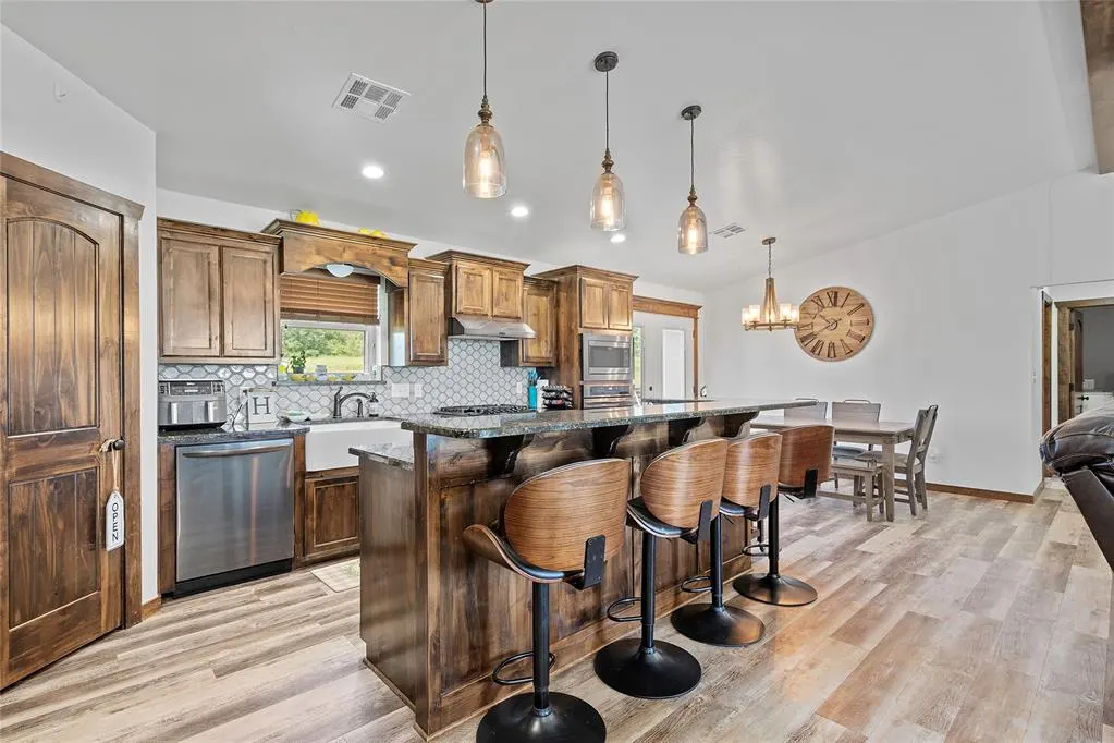 Photo 9 — 622 Hopewell Road, Ratliff City, OK 73481