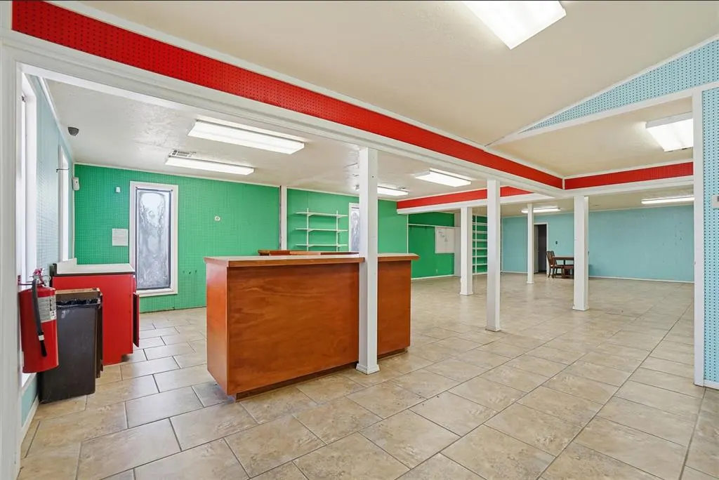 Photo 4 — 1206 S Main Street, Elk City, OK 73644