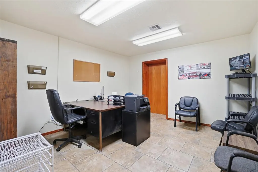 Photo 14 — 1206 S Main Street, Elk City, OK 73644