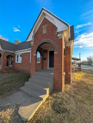 Sold home at 1500 N Drexel Boulevard