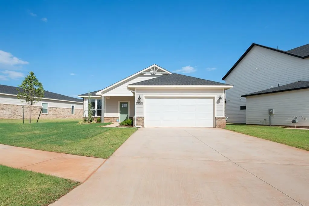 Front exterior — 18020 Anthem Boulevard, Edmond, OK 73012