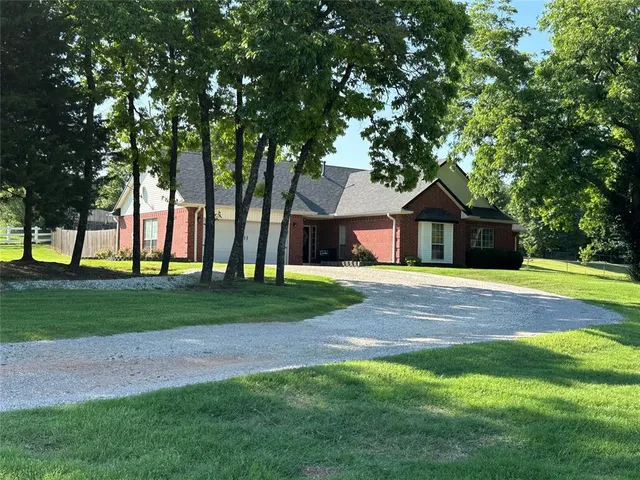 Photo 2 — 12 Northwood Drive, Shawnee, OK 74804
