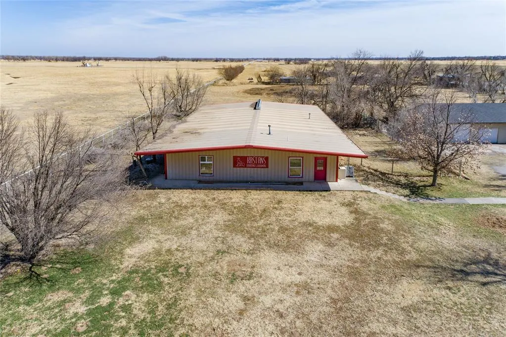 Photo 14 — 1505 N Piedmont Road, Yukon, OK 73099
