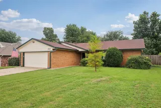 Sold home at 7824 NW 102nd Street