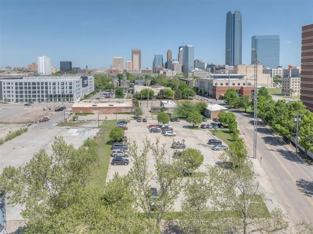 Photo 2 — 815 NW 2nd Street, Oklahoma City, OK 73102