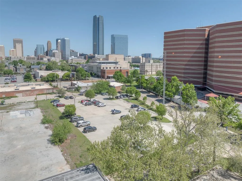 Photo 3 — 815 NW 2nd Street, Oklahoma City, OK 73102