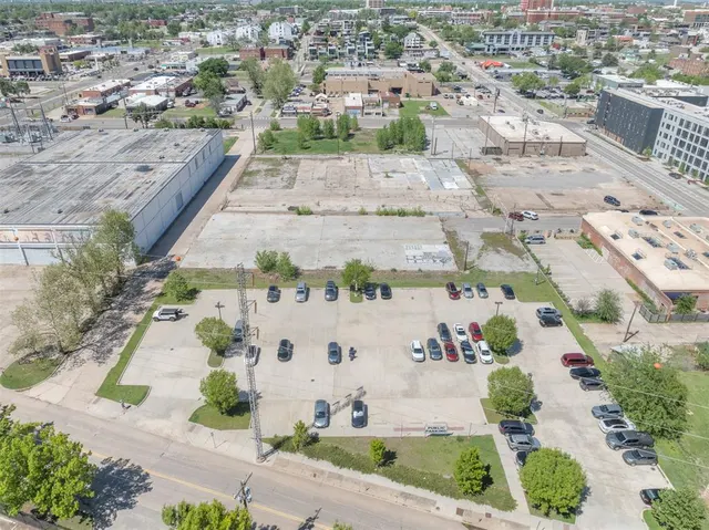 Photo 6 — 815 NW 2nd Street, Oklahoma City, OK 73102