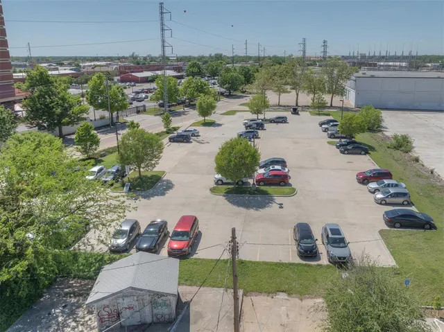 Photo 8 — 815 NW 2nd Street, Oklahoma City, OK 73102