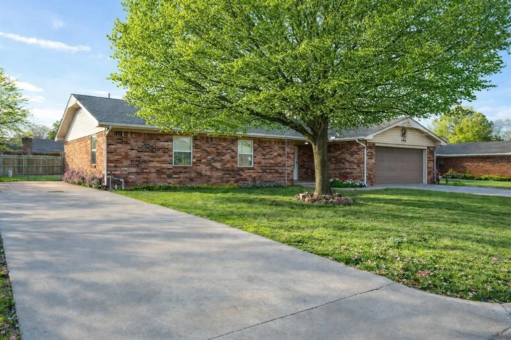 Photo 2 — 3908 Hickory Stick Drive, Chickasha, OK 73018