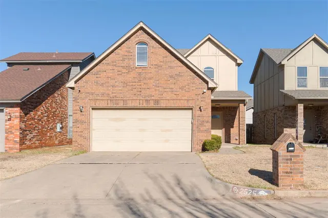 Front exterior — 2525 Lee Lane, Oklahoma City, OK 73120