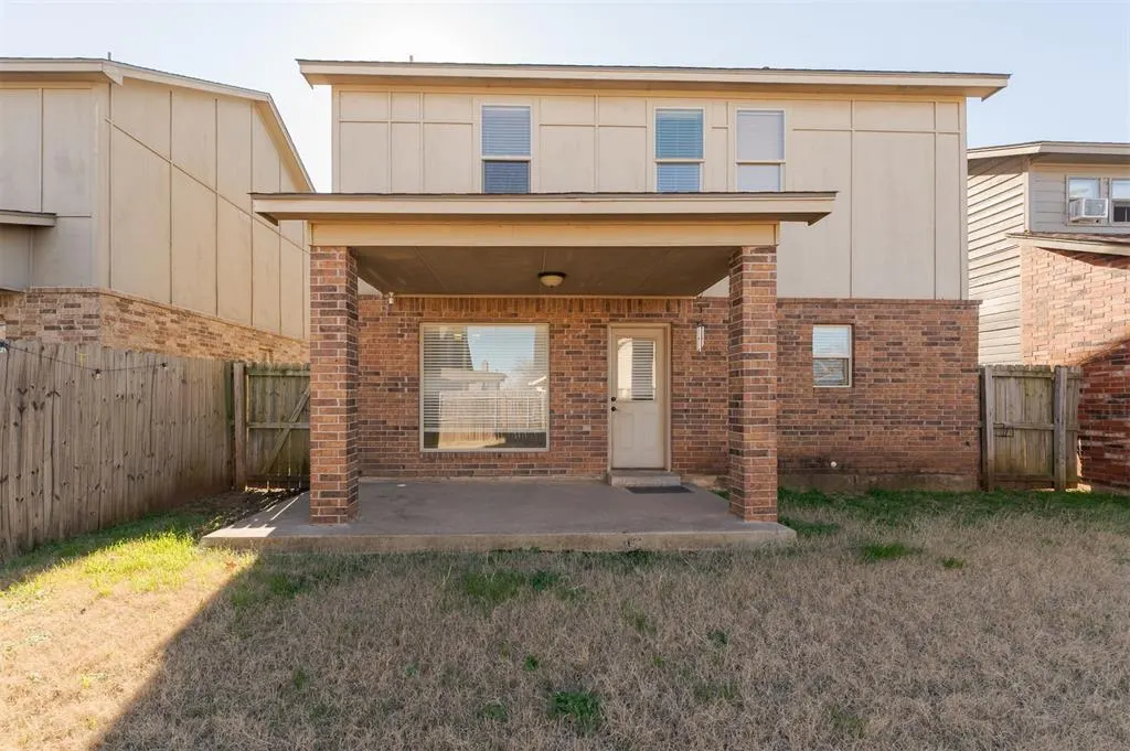 Photo 8 — 2525 Lee Lane, Oklahoma City, OK 73120