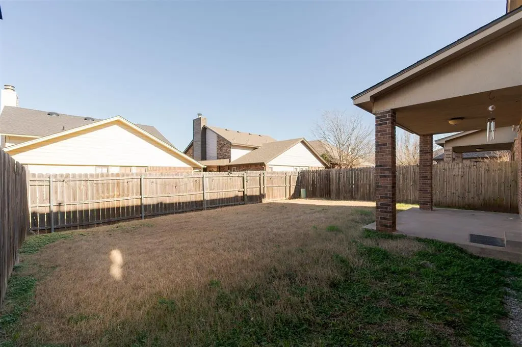 Photo 9 — 2525 Lee Lane, Oklahoma City, OK 73120