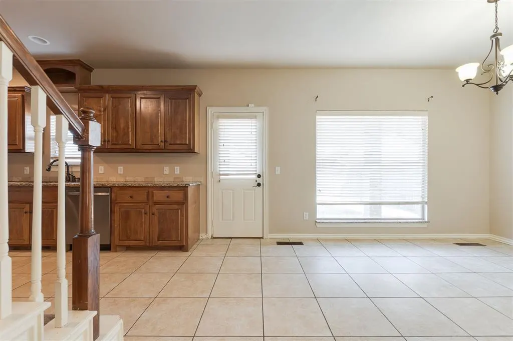 Photo 16 — 2525 Lee Lane, Oklahoma City, OK 73120